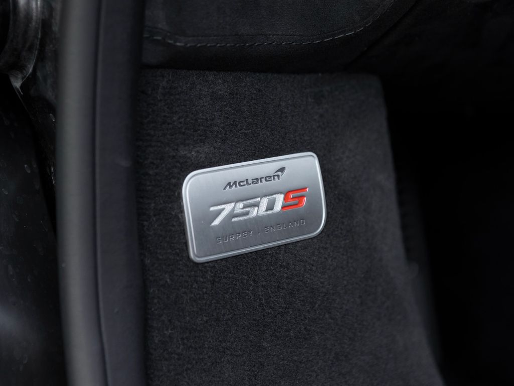 McLaren 750S 2025
