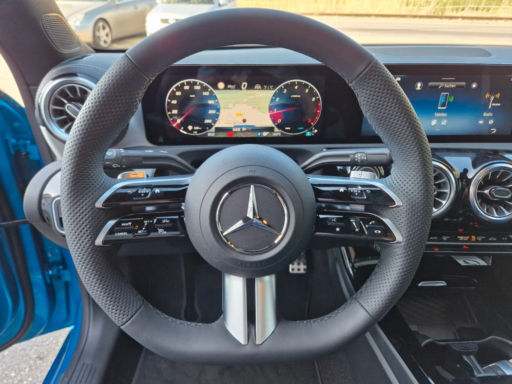 Mercedes-Benz CLA 200 2025