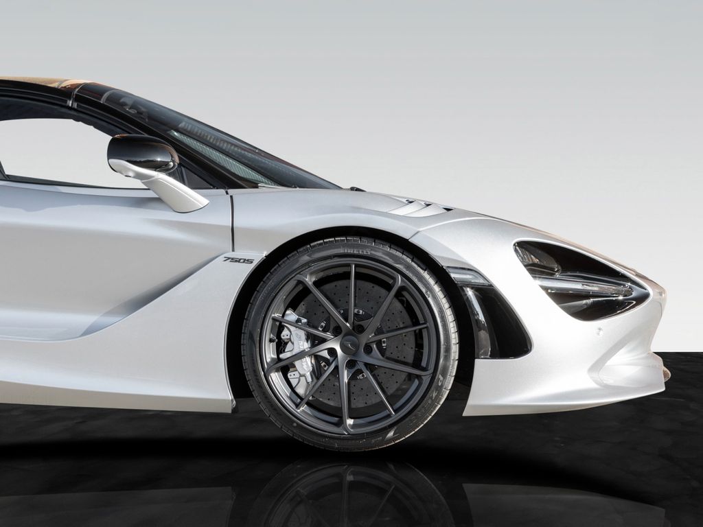 McLaren 750S 2025