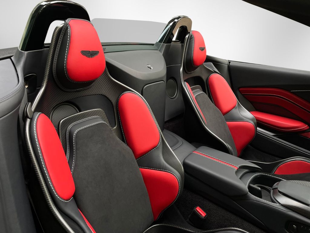 Aston Martin V12 Vantage 2023