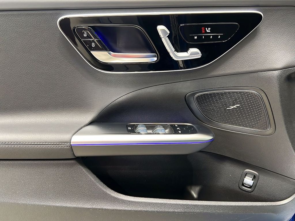 Mercedes-Benz C 300 2025