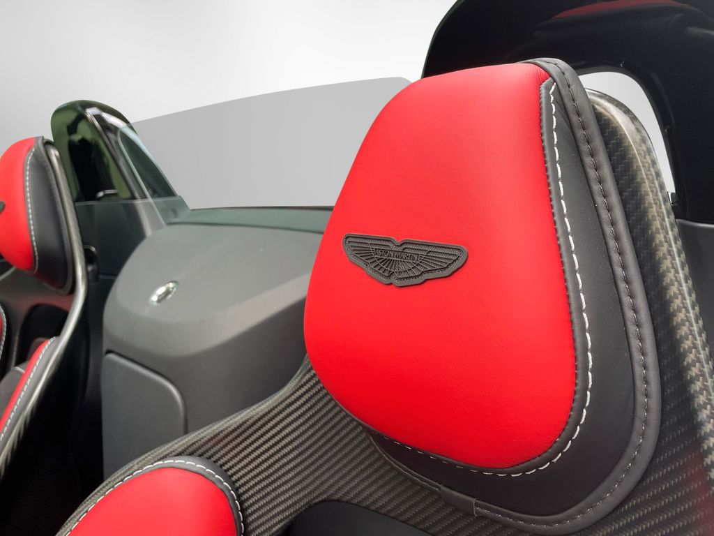 Aston Martin V12 Vantage 2023