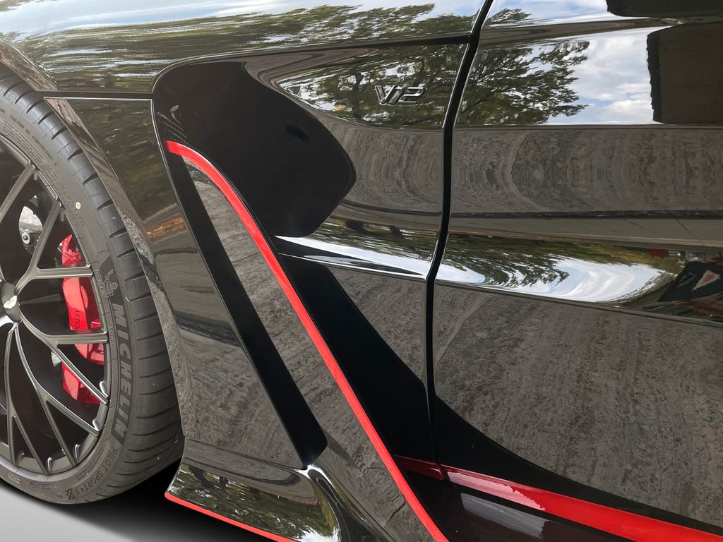 Aston Martin V12 Vantage 2023