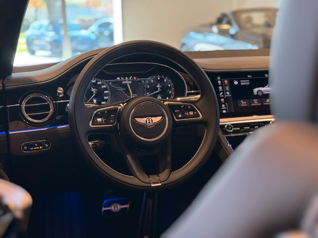 Bentley Continental GTC 2024