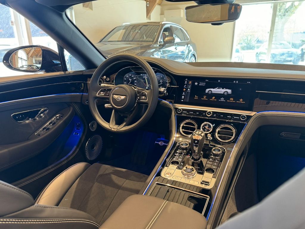 Bentley Continental GTC 2024