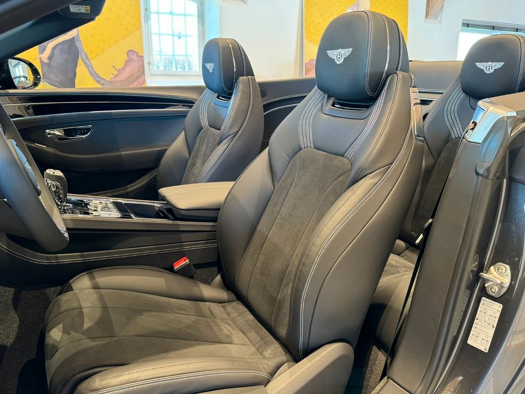 Bentley Continental GTC 2024