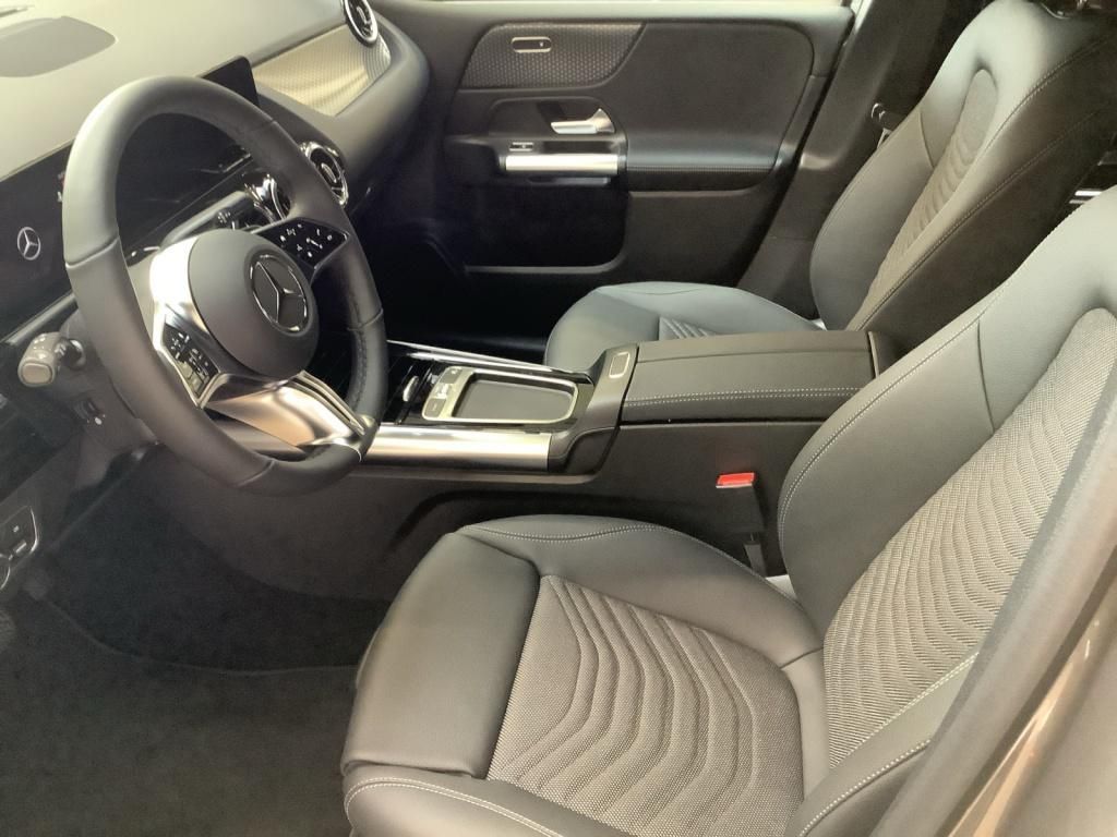 Mercedes-Benz B 220 2025