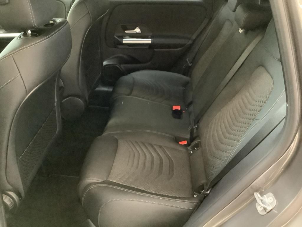 Mercedes-Benz B 220 2025