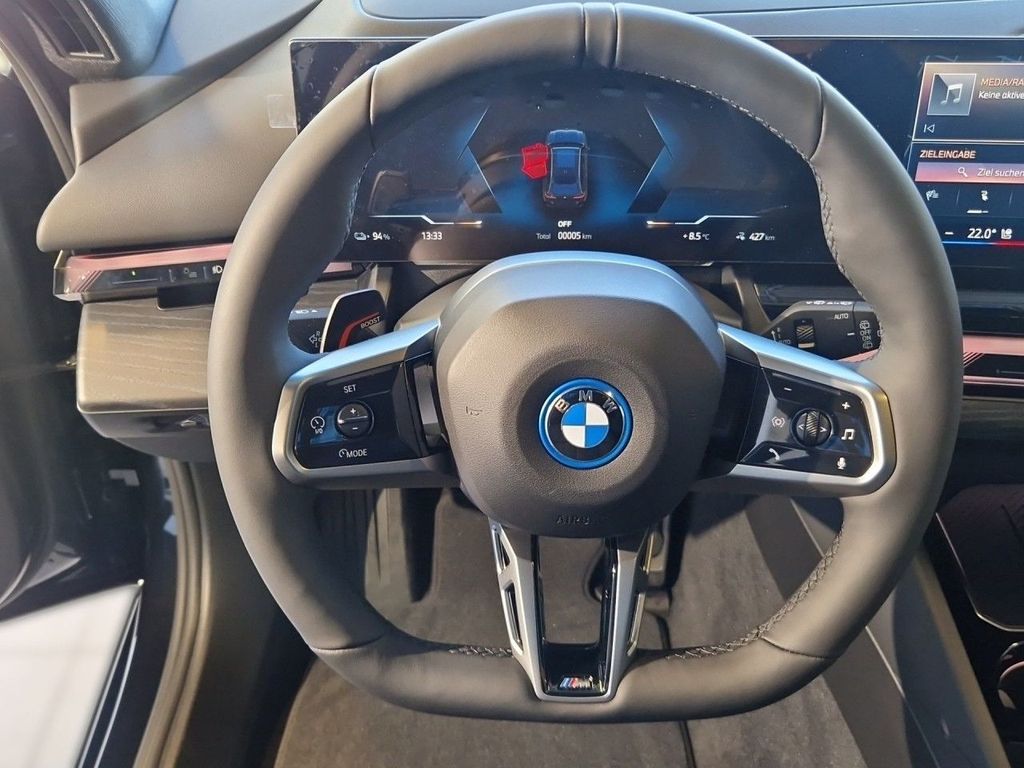 BMW i5 2025