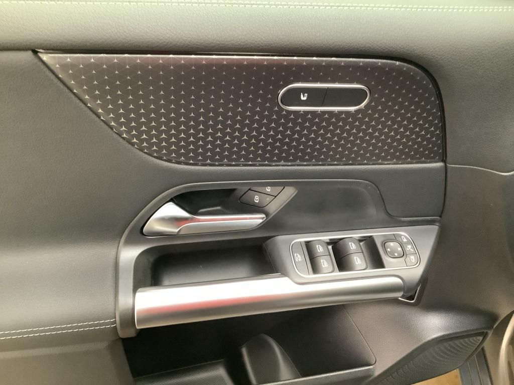 Mercedes-Benz B 220 2025