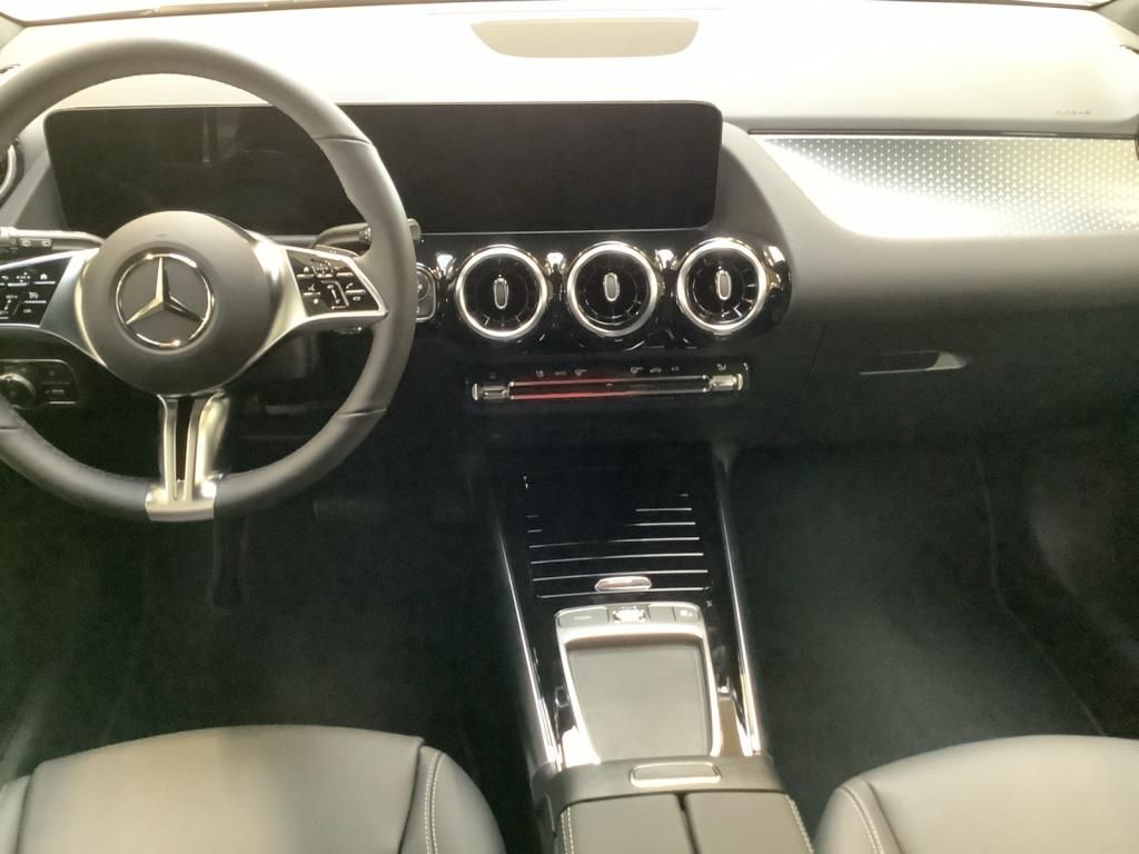 Mercedes-Benz B 220 2025
