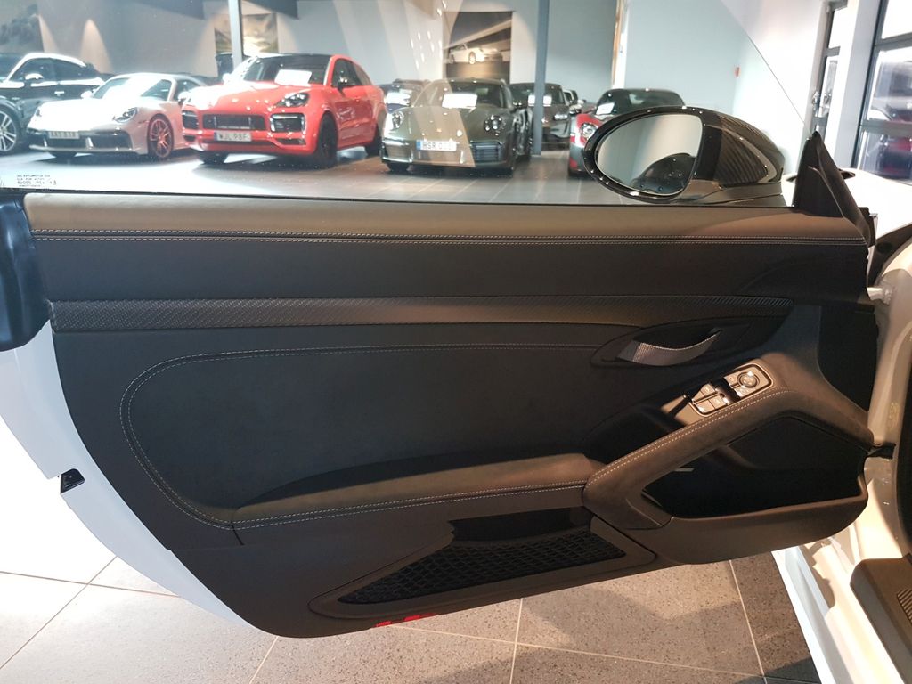 Porsche Cayman 2024