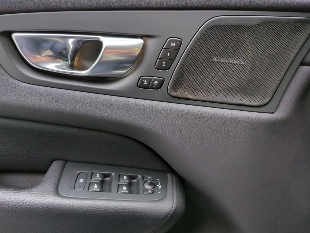 Volvo XC60 2021