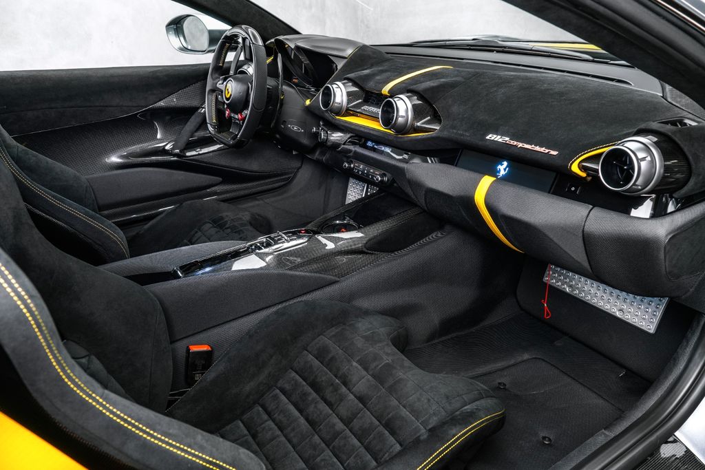 Ferrari 812 2022