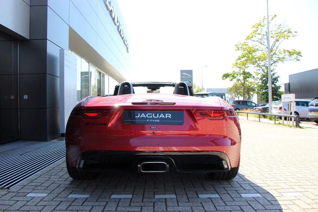 Jaguar F-Type 2024