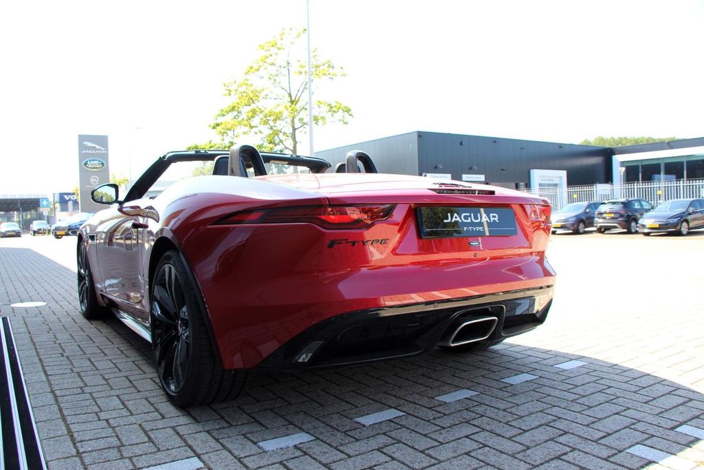Jaguar F-Type 2024