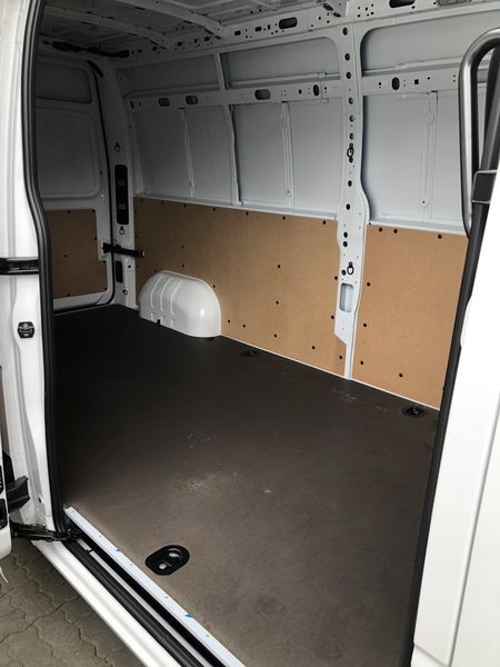 Nissan Interstar 2024