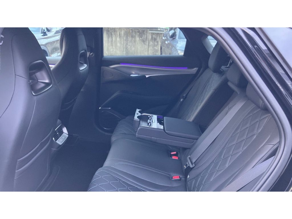 BYD SEALION 7 2025