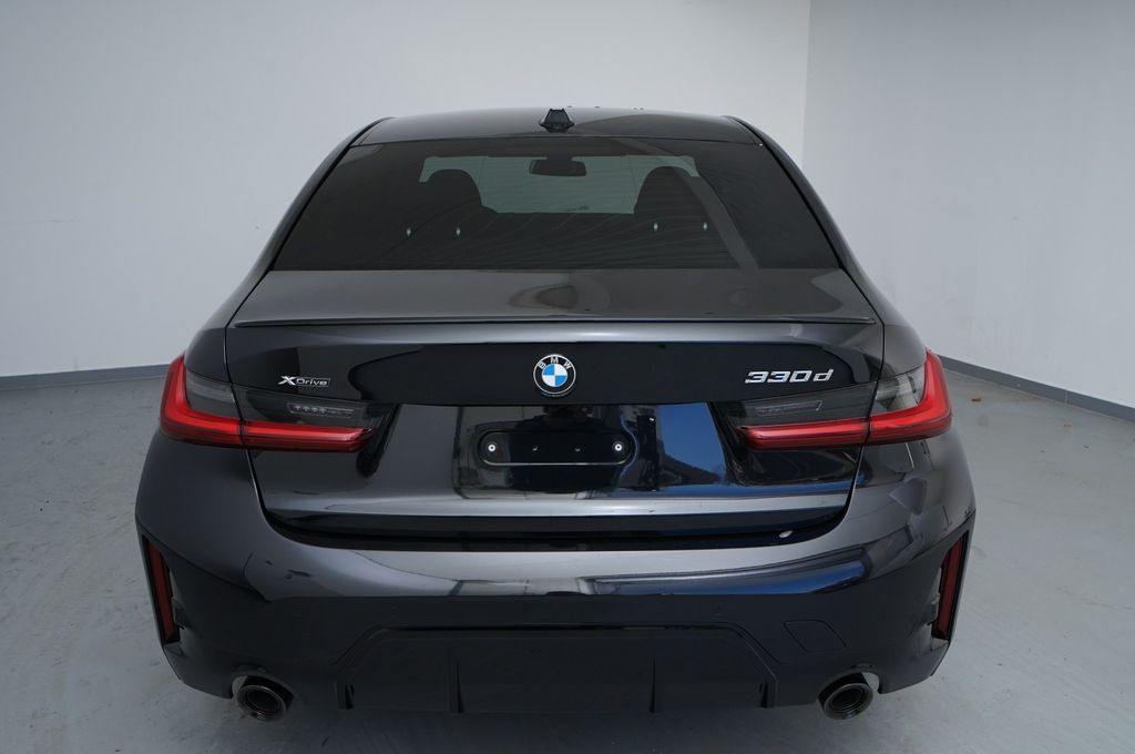 BMW 330 2024