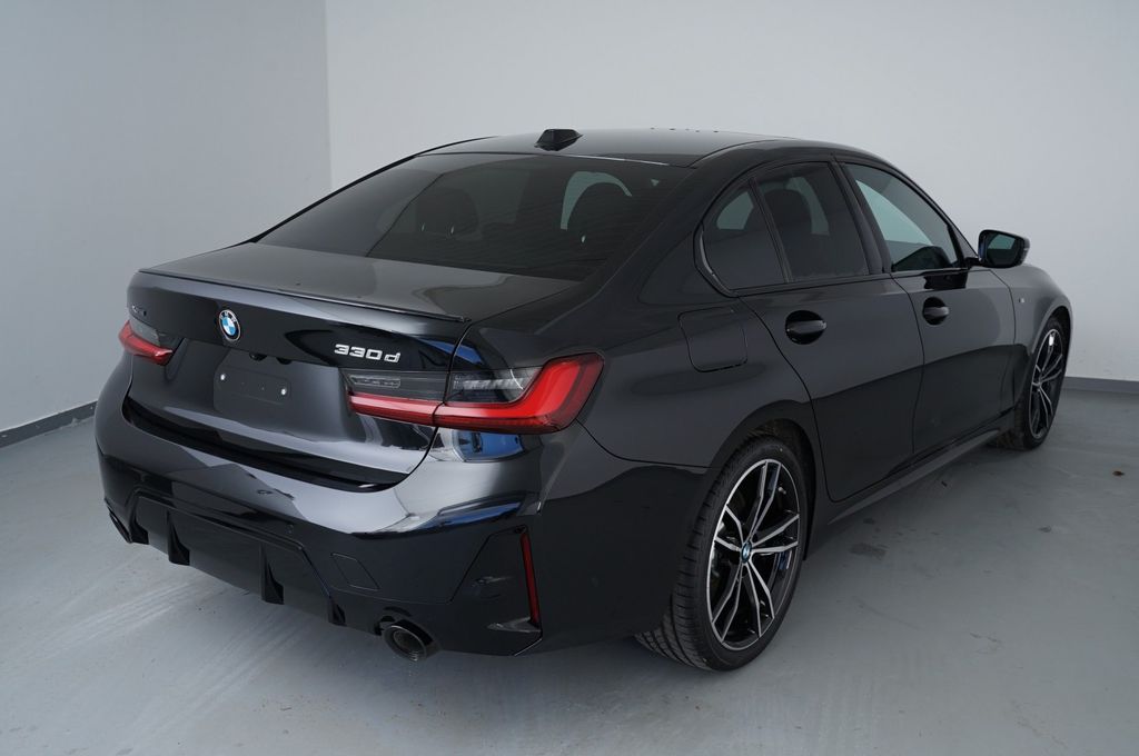 BMW 330 2024