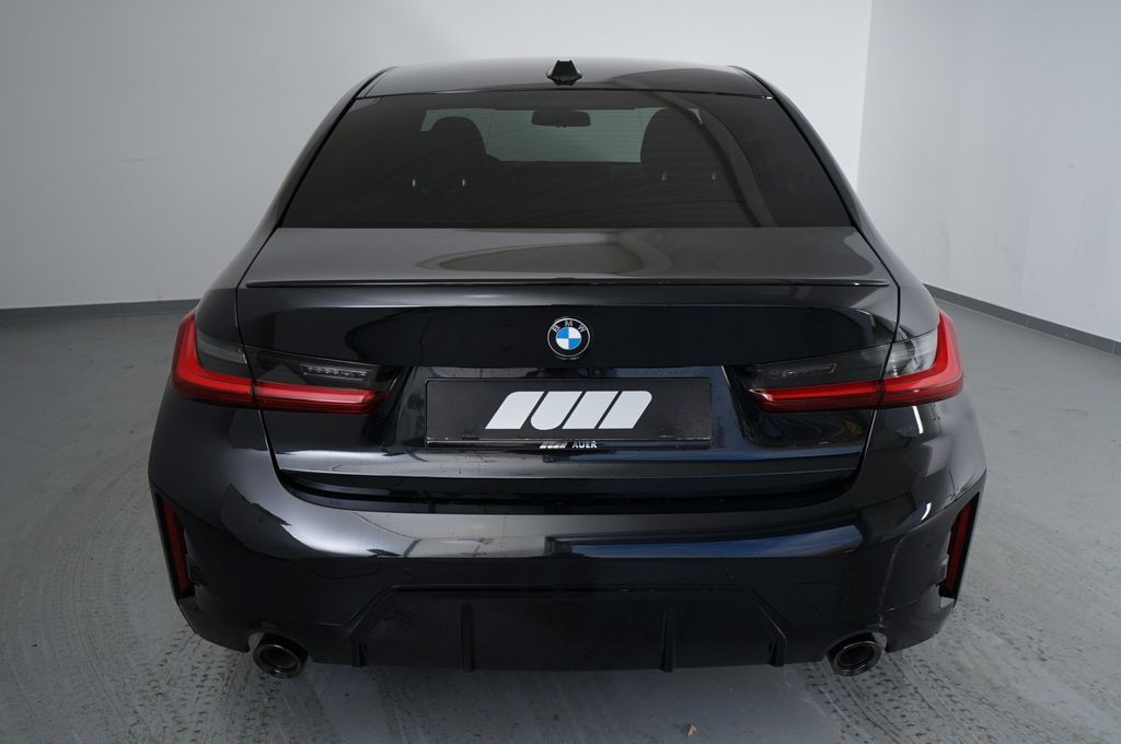 BMW 330 2024