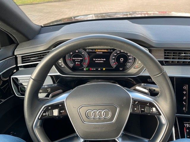 Audi A8 2022
