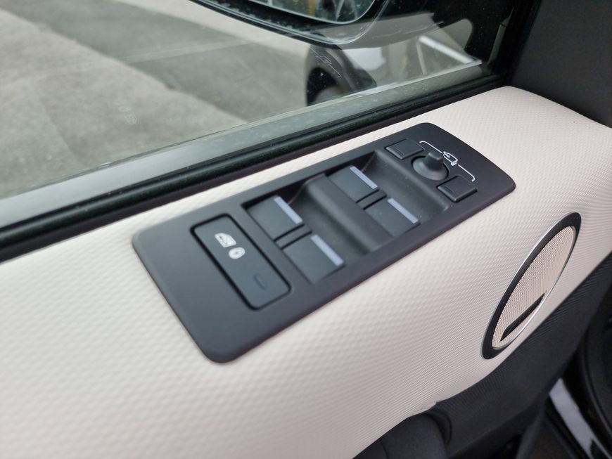 Land Rover Discovery 2024