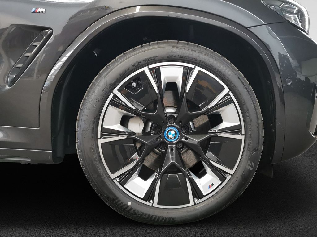 BMW iX3 2023