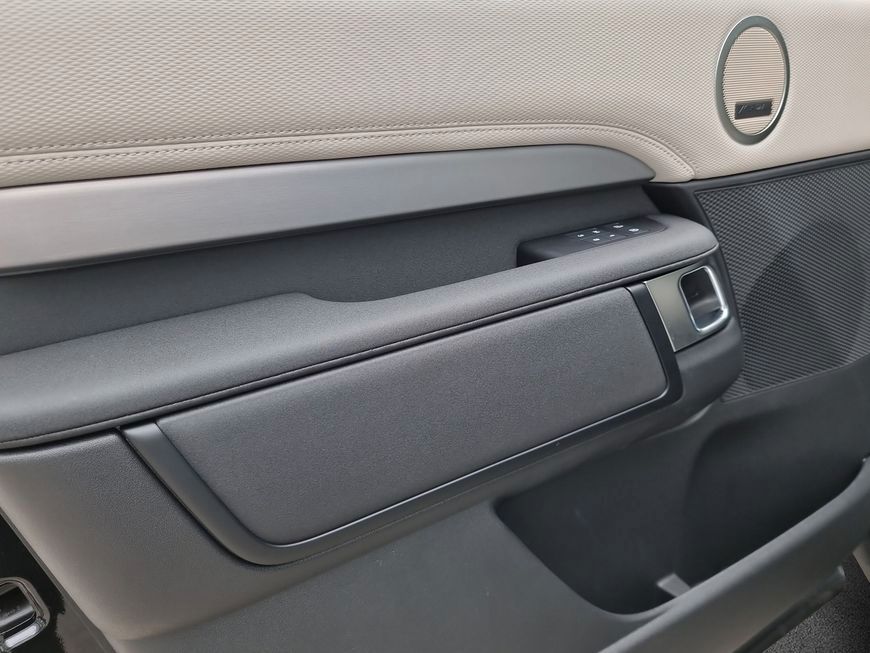 Land Rover Discovery 2024