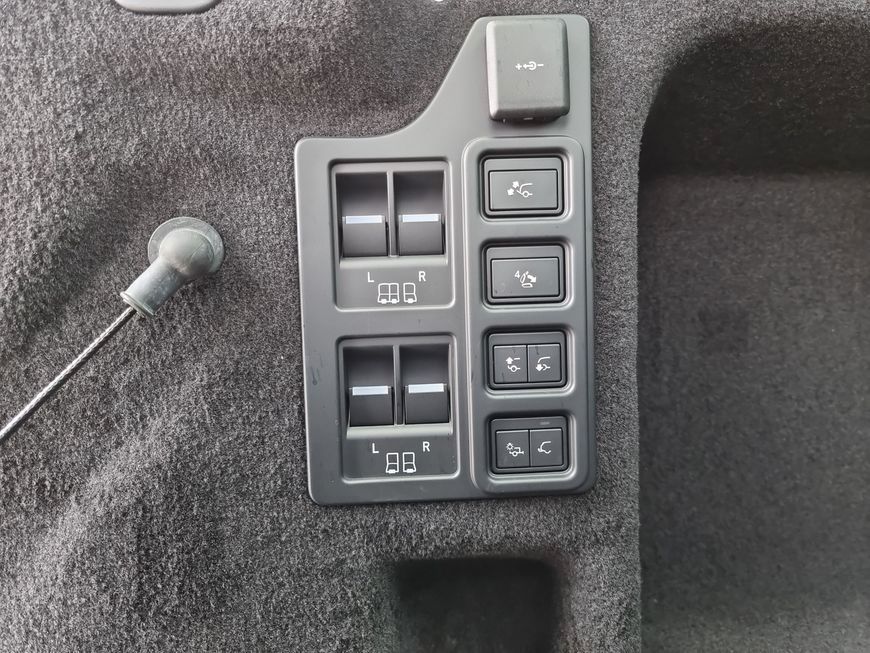 Land Rover Discovery 2024