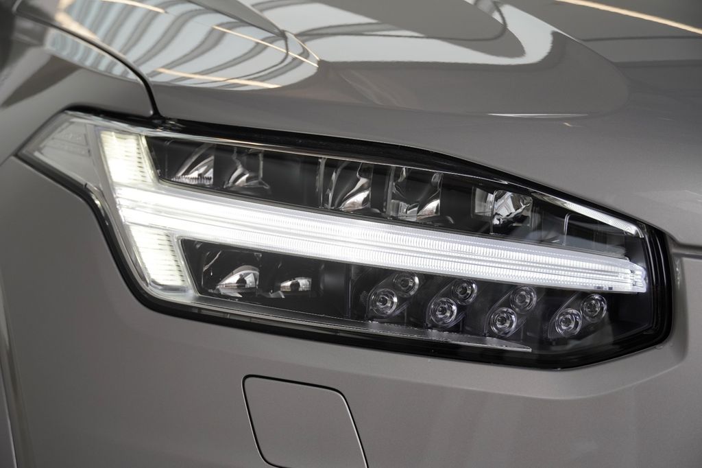 Volvo XC90 2025
