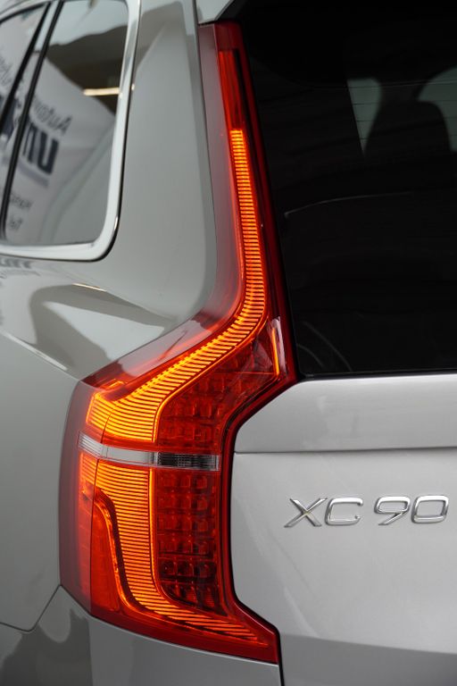Volvo XC90 2025