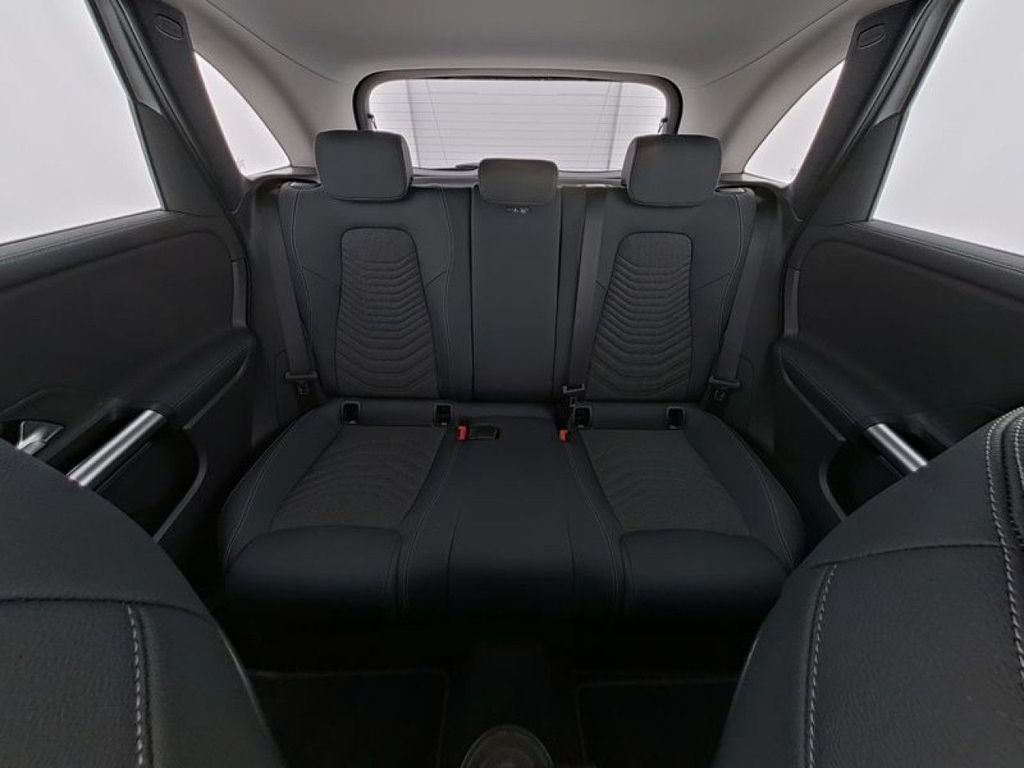 Mercedes-Benz B 250 2023