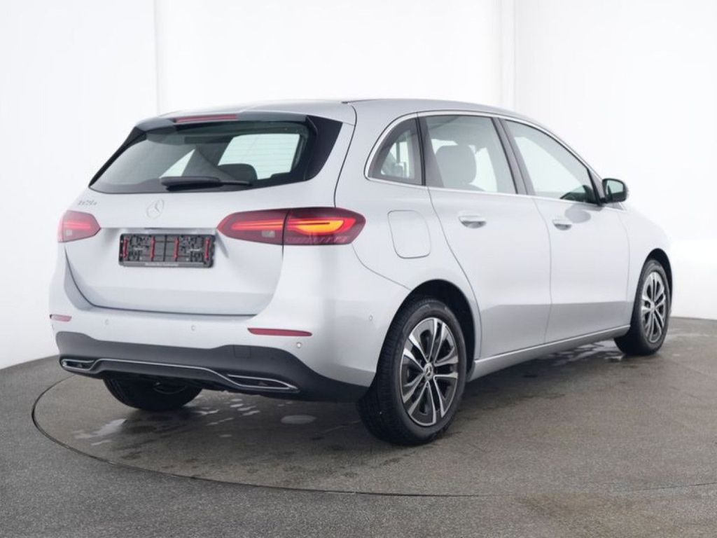 Mercedes-Benz B 250 2023