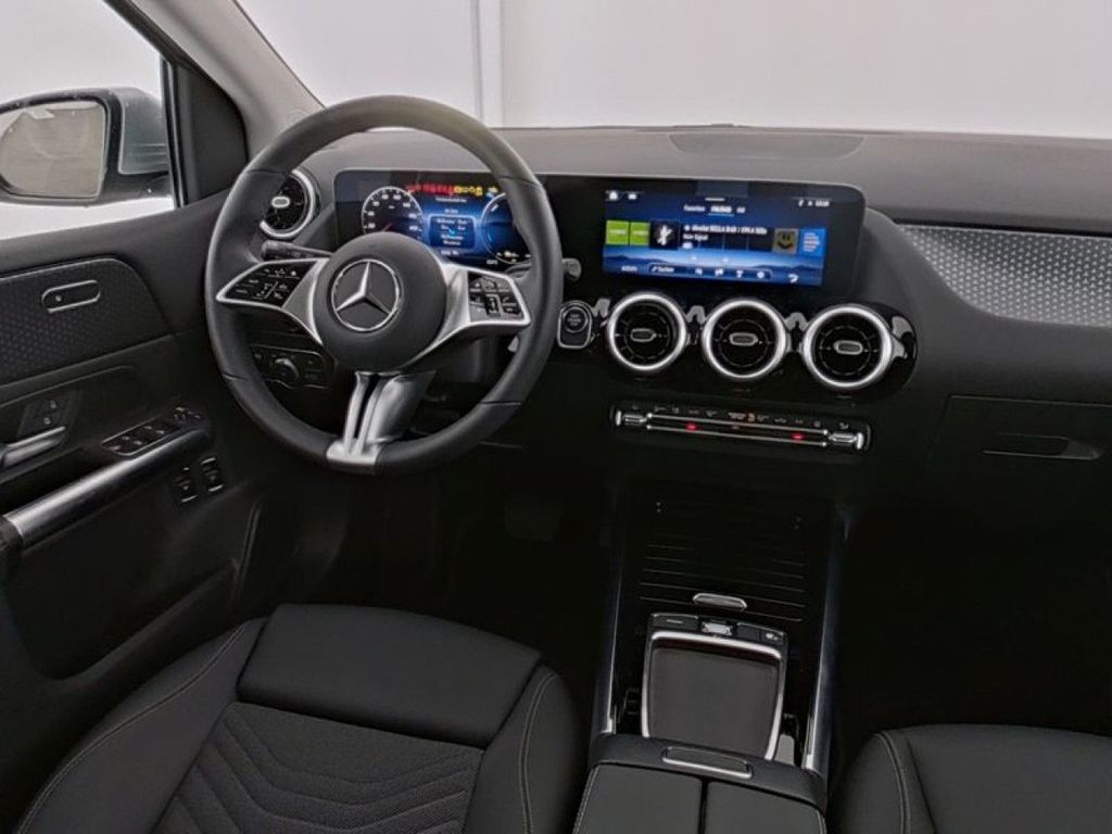 Mercedes-Benz B 250 2023