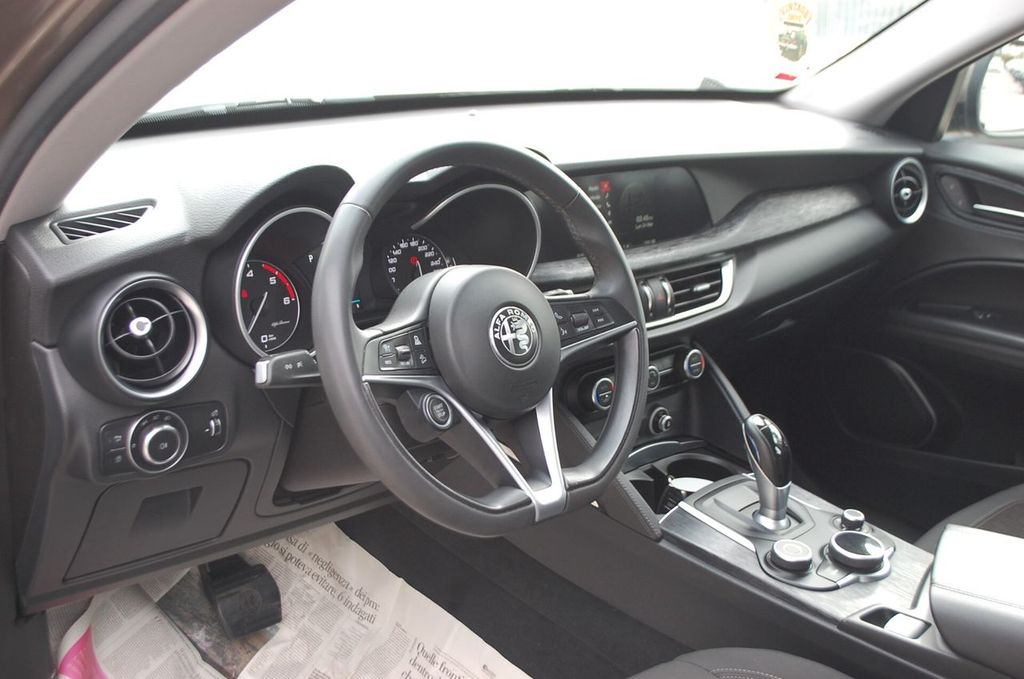 Alfa Romeo Stelvio 2019