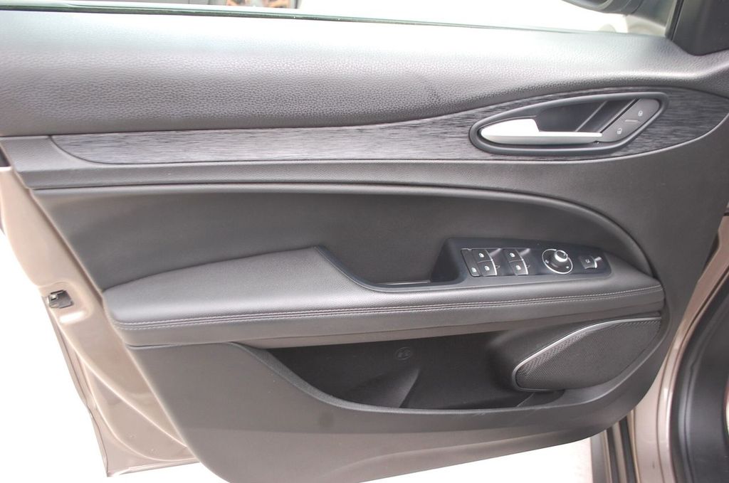 Alfa Romeo Stelvio 2019