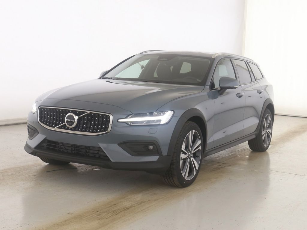 Volvo V60 Cross Country 2024