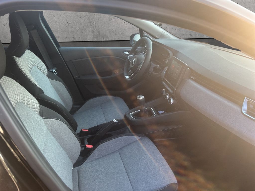 Mitsubishi Colt 2025