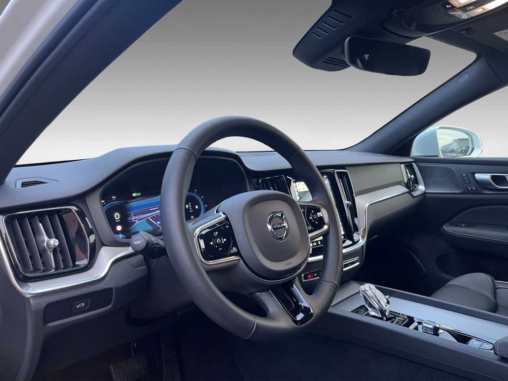 Volvo V60 2023