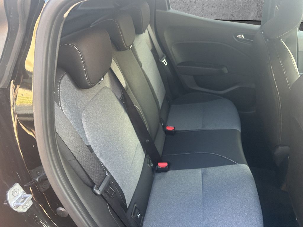 Mitsubishi Colt 2025