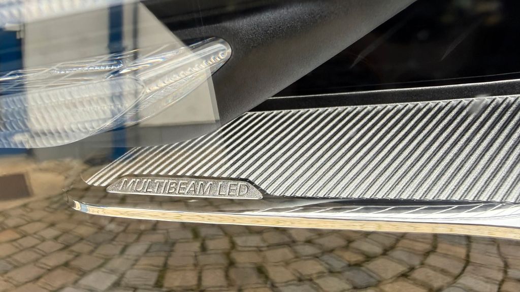 Mercedes-Benz GLB 200 2024