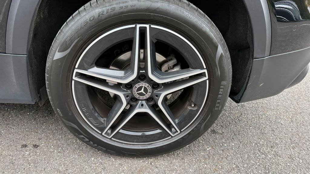 Mercedes-Benz GLB 200 2024