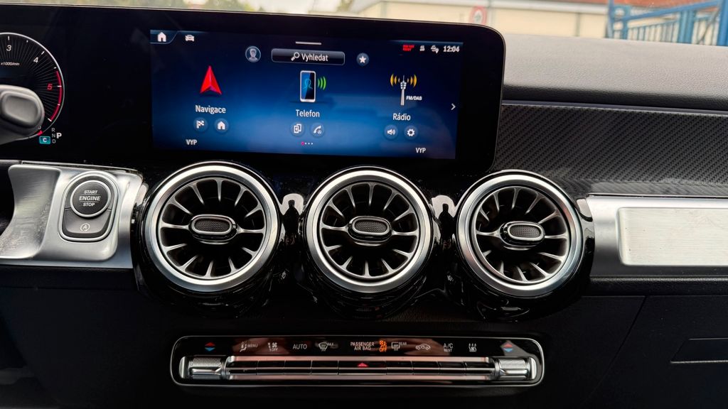 Mercedes-Benz GLB 200 2024