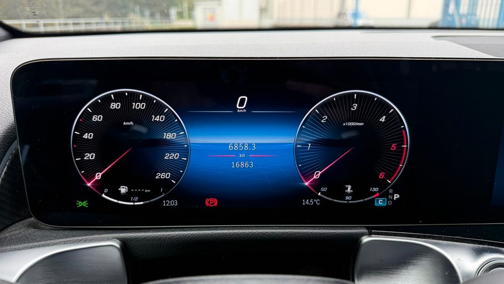 Mercedes-Benz GLB 200 2024