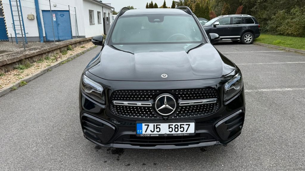 Mercedes-Benz GLB 200 2024