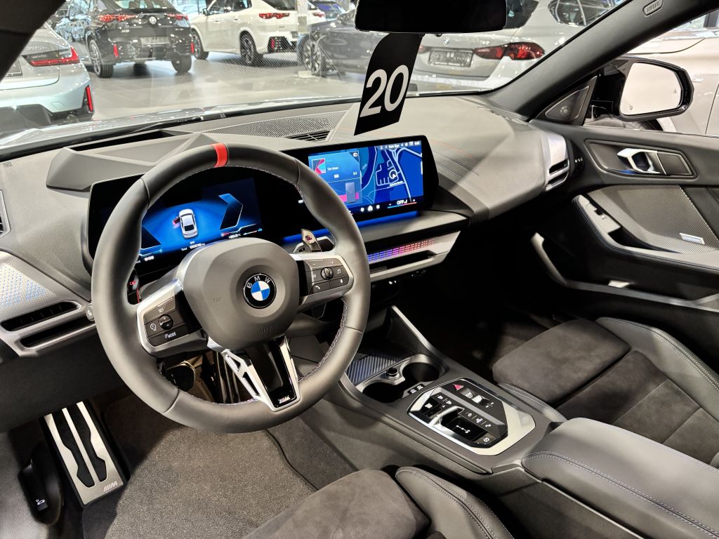 BMW M235 2025