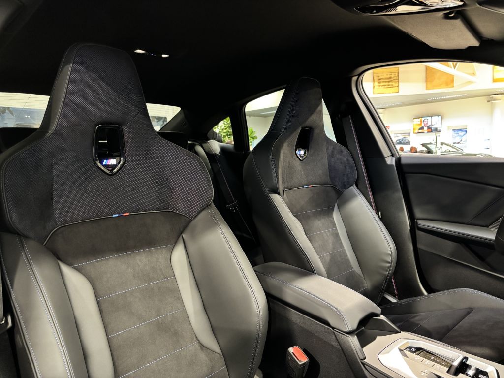 BMW M235 2025