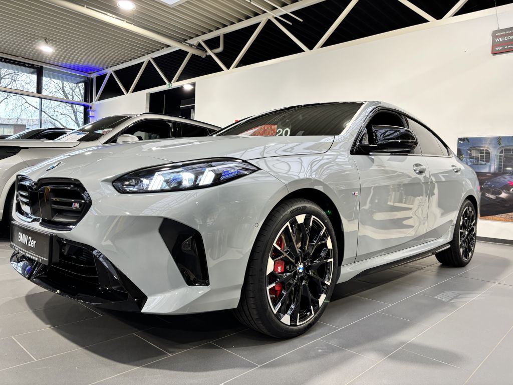 BMW M235 2025