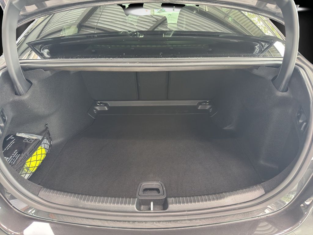 Mercedes-Benz C 300 2025